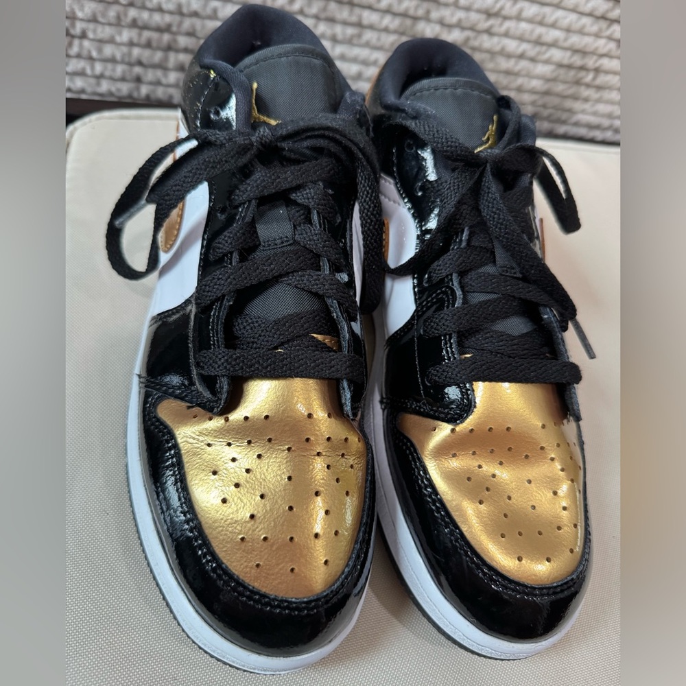 Nike Air Jordan 1 Low Gold Toe size 7Y - Picture 4 of 9